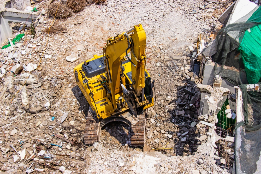 heavy debris removal using excavator by excavation pro la Los Angeles